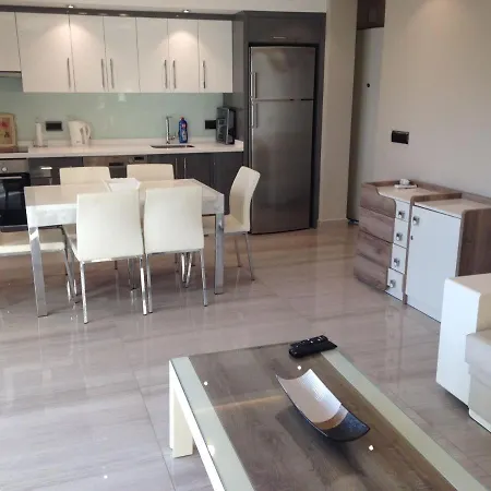 Outstanding 2 Bed Home B 2 -3 In 5 Star Community Overlooking The Pool * 시데