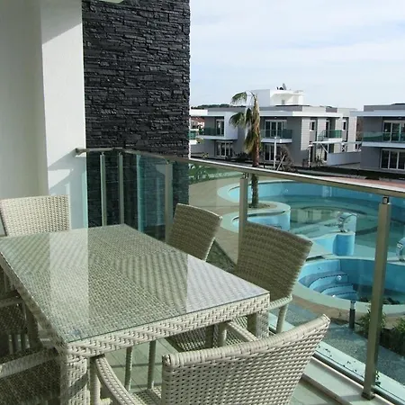 Outstanding 2 Bed Home B 2 -3 In 5 Star Community Overlooking The Pool シダ