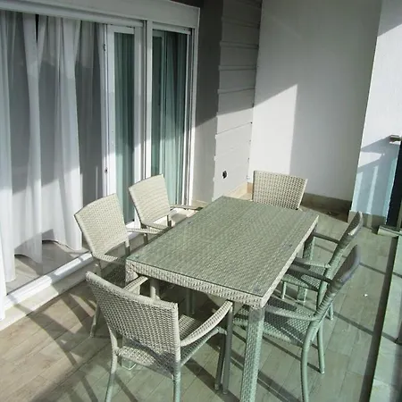 Outstanding 2 Bed Home B 2 -3 In 5 Star Community Overlooking The Pool シダ