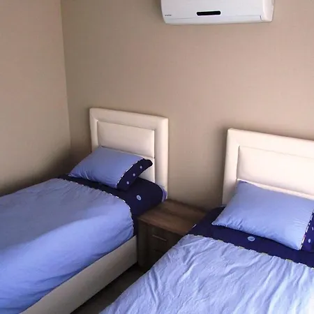Apartment Outstanding 2 Bed Home B 2 -3 In 5 Star Community Overlooking The Pool